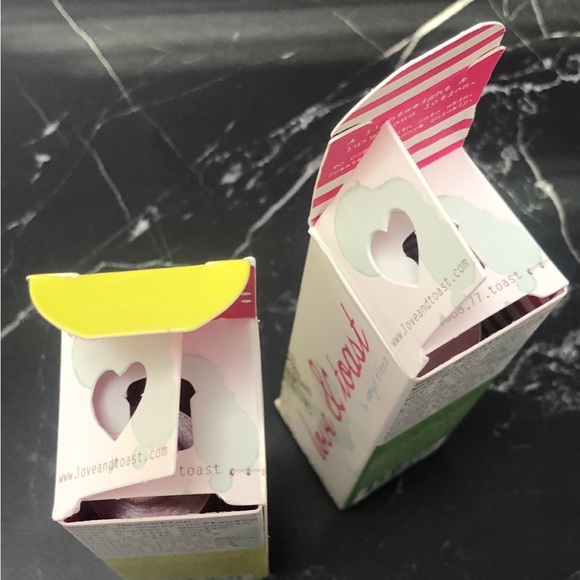 SET x2 LOVE & TOAST Tokyo Milk Pomme Poivre & Paper Flower Hand Cream 1.25oz ea - Picture 6 of 6